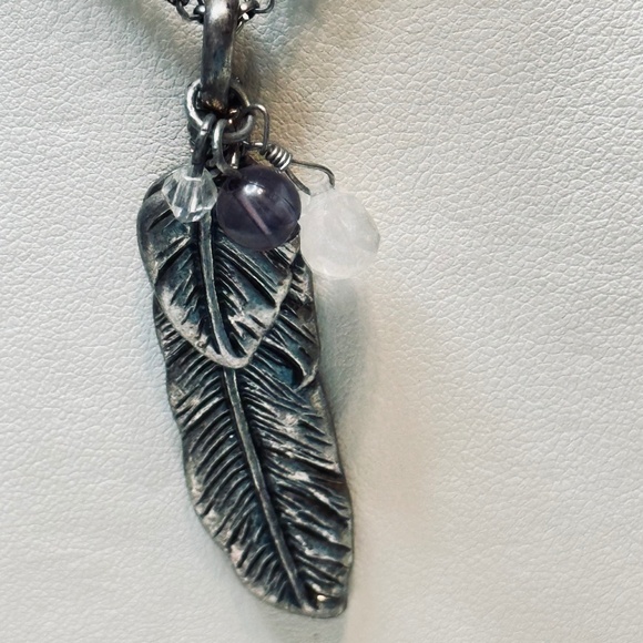 Silver Tone Double Feather Pendant w/Beads, Clear Quartz, Fluorite & Glass EUC - Picture 5 of 15